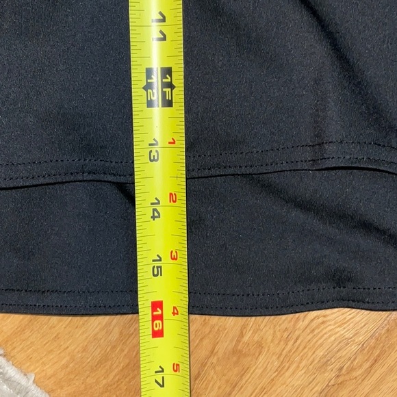 Women’s black Athleta skirt with short insert. New condition. Small - Picture 10 of 13